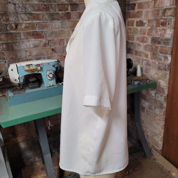 Vintage white embroidered collared blouse Medium - Picture 5 of 8